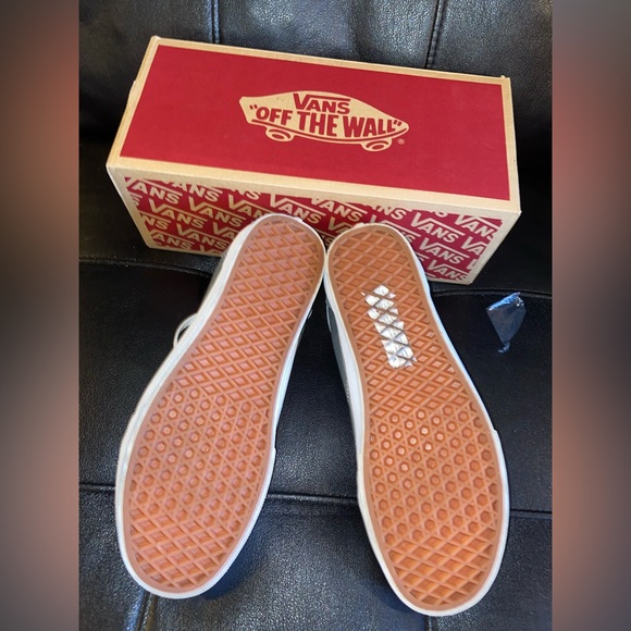 Men’s gray vans 8.5 - Picture 3 of 3